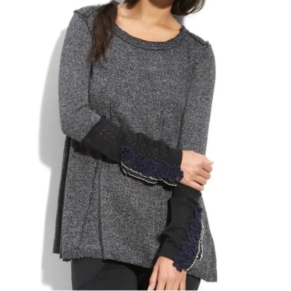 Free People Fly Far Away Charcoal Gray Crochet
Cuff Thermal Top Size Small